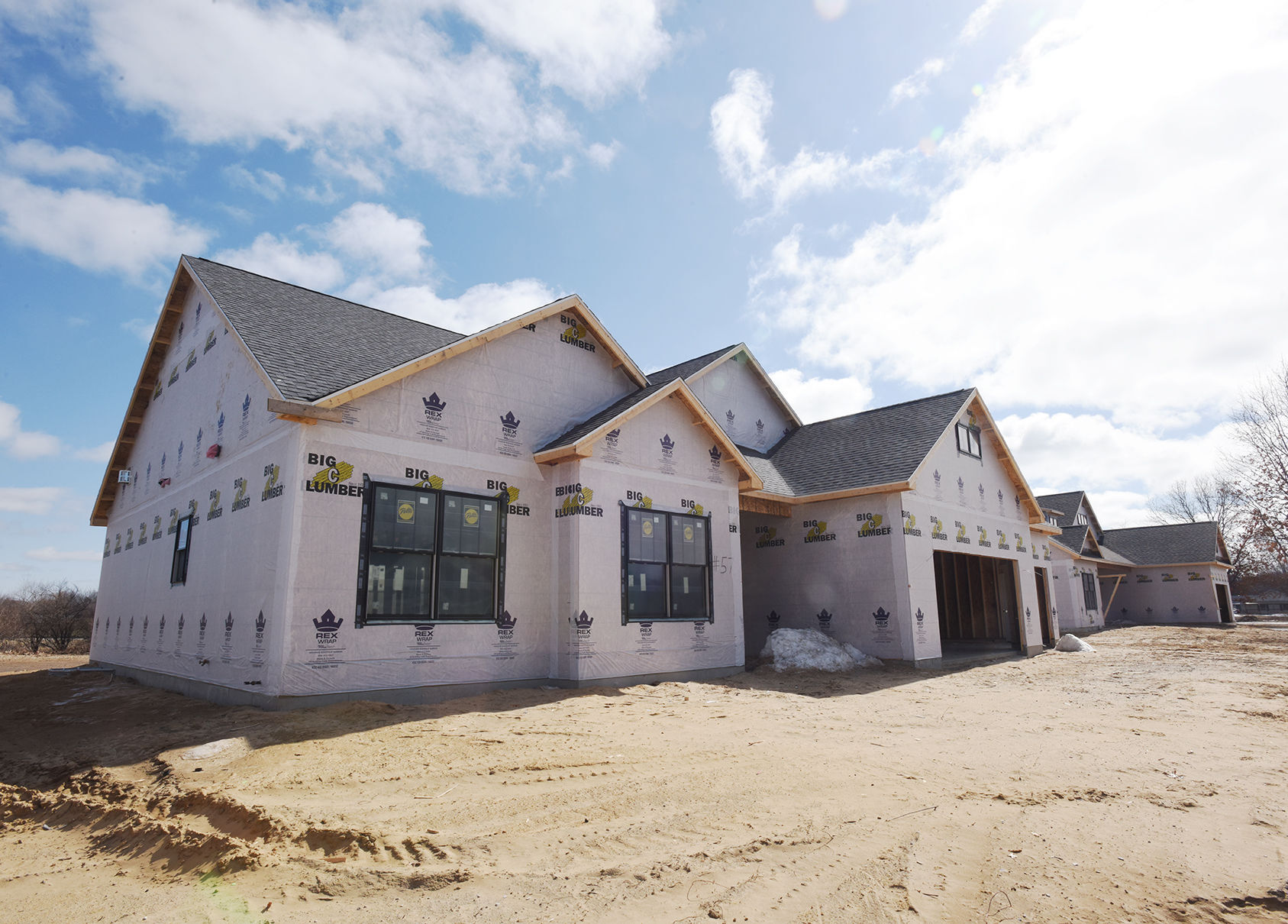 210306-HP-housing-construction3-photo.jpg